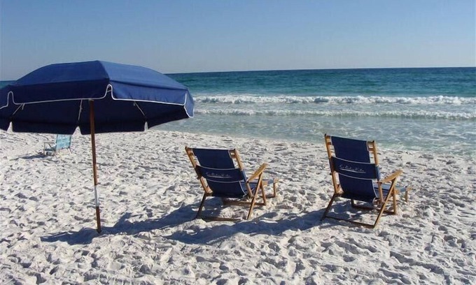 Destin House | Affordable Fun in the Sun - in the Heart of Destin