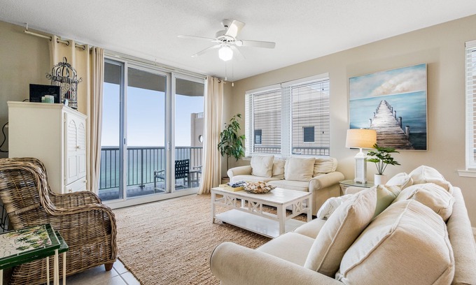 Navarre Beach Condo | Amazing Condo, Beach-Setup Included, Outdoor Pool & Hot Tub, Gulf-Front