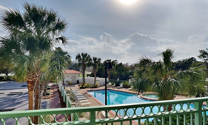 Rosemary Beach Condo | Amazing Getaway with Community Pool - Moments from the Beach!