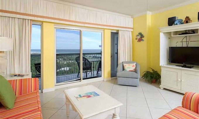 Four Mile Village Apartment | Apartment ∙ 2 bedrooms ∙ 8 guests