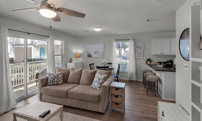 Seagrove Beach Apartment | Apartment ∙ 1 bedroom ∙ 4 guests