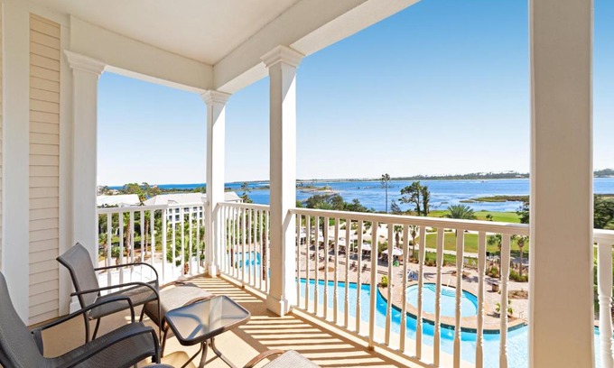Upper Grand Lagoon Apartment | Apartments in Panama City Beach, FL, USA