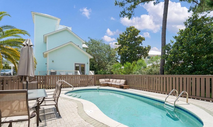 Sugarwood Beach House | "Archer Dunes" Private Pool! 3 Adult Bikes! 250 Steps to the Beach!