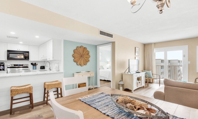 Holiday Isle Condo | 🌴Balcony Gulf Views~Updated~Pool~Tennis~2BR Hol Surf & Racquet Club 710