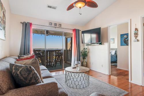 Pensacola Beach Apartment | Baywatch A10
