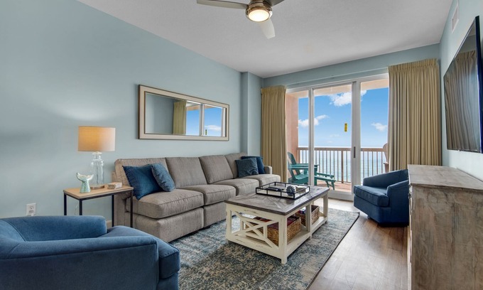 Panama City Beach Condo | BEACH FRONT CONDO! SLEEPS UP TO 8!BCH SRVC INCL!