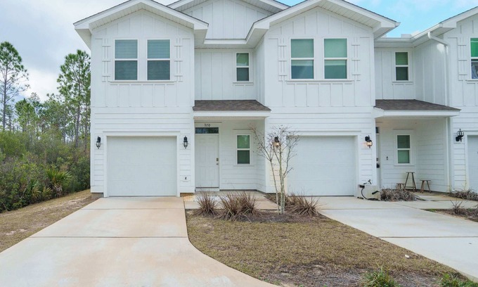 Thomas Drive House | Beach Getaway | Community Amenities!
