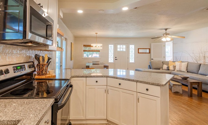Riviera Beach House | Beach House with Screen Porch 1 Dog Considered - 21yo & UP