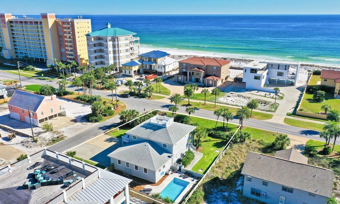 Holiday Isle House | Beach View, Free Sunset Cruise | Captains Quarters