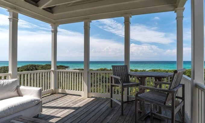 Seaside House | Beachfront 8 - Firefly