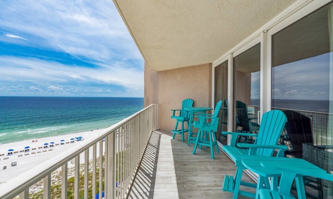 Gulf Lagoon Beach Condo | Beachfront | Renovated | Free Beach Package FLPCB5