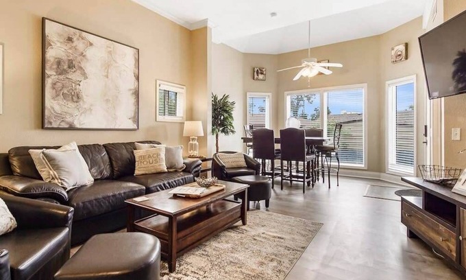 Holiday Beach House | BeachLife Unit C Getaway Sleeps 12