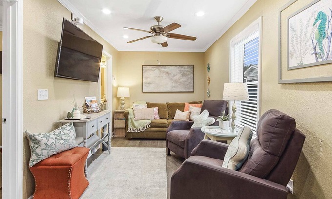 Holiday Beach House | BeachLife Unit BC Getaway Sleeps 22