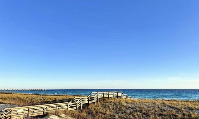 Navarre Beach Condo | Beachview 11-Gulf Front Home in Complex with Pool and Tennis