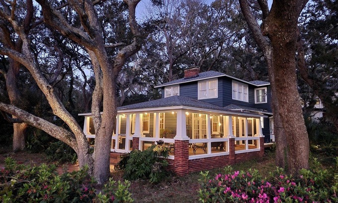 East Pensacola Heights House | Beautiful 2-story bungalow across from bayou near beach and downtown!
