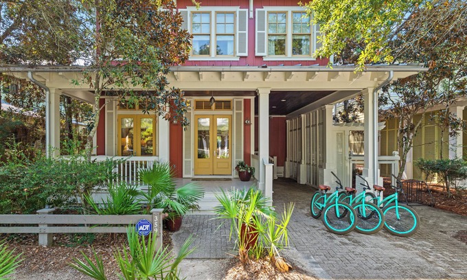 Watercolor House | Beautiful 3 Bedroom 30A Vacation Home- Steps to Watercolor Camp Pool & Green
