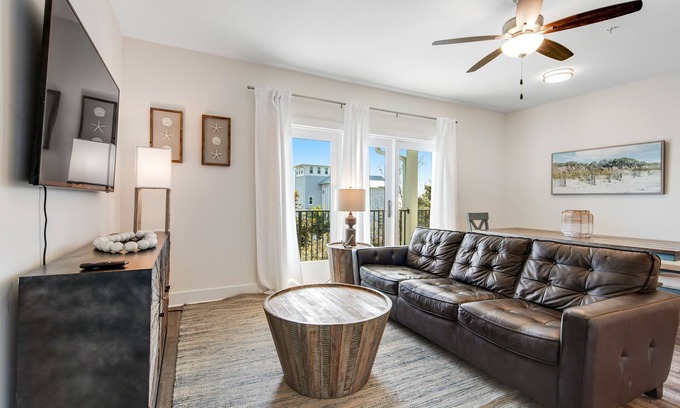 Santa Rosa Beach Condo | Beautiful Oceanside Home w/Fast WiFi, Balcony, Private W/D - Close to Beach