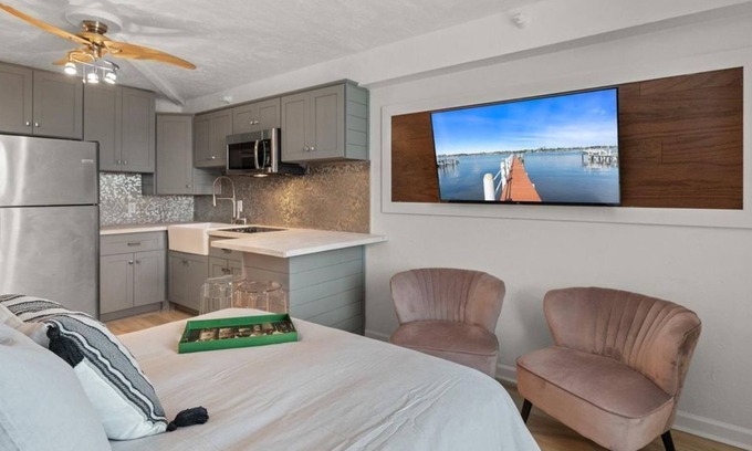 Downtown Apartment | Beautiful Studio apartment (608107) by Houzlet