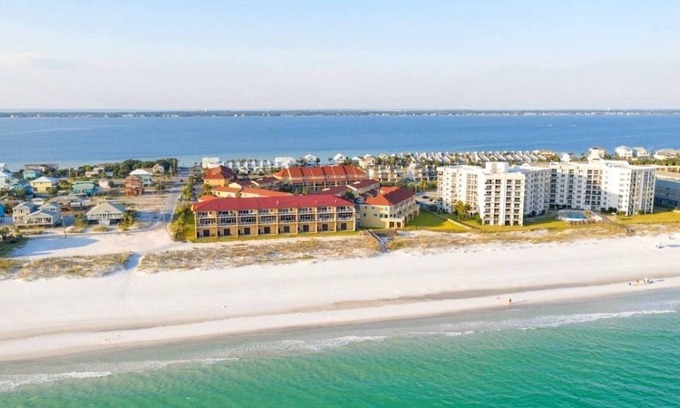 Pensacola Beach House | Beautiful Townhouse on the Sugar White Sands of Pensacola Beach, Fla