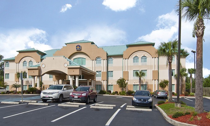 Pine Forest Hotel | Best Western Plus Blue Angel Inn