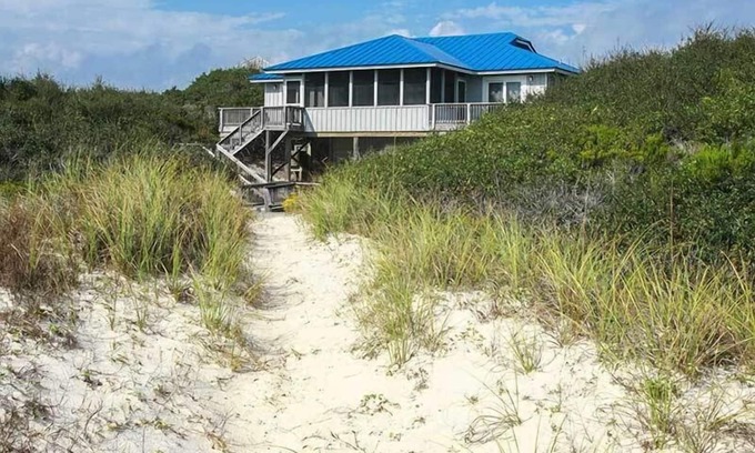 Plantation House | BIG BLUE SEA offers you the best gulf views from the screened porch!