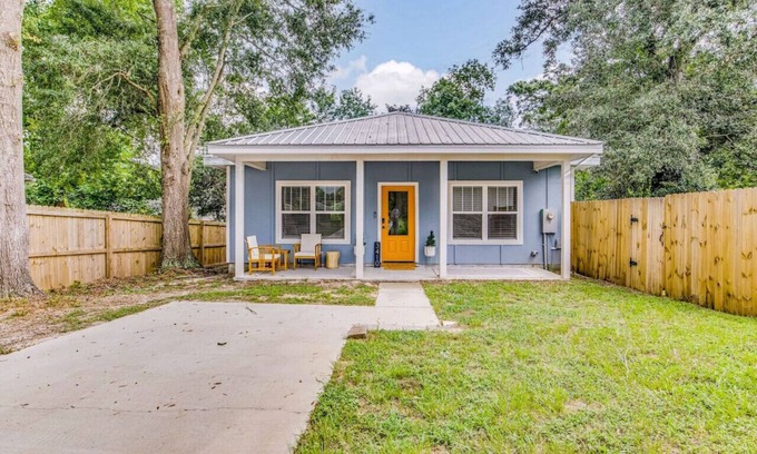 Southeast Pensacola House | Blue Bayou ~ Cozy East Hill Convenience