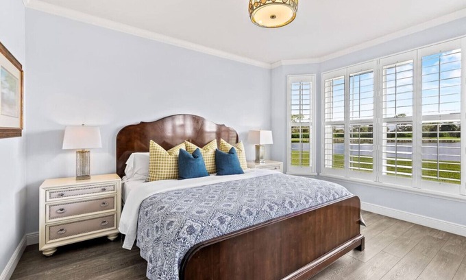 Naples Condo | Bologna, Recently Remodeled Elegant First Floor 2BR Condo with Lake & Golf Views at Green Links, Lely Resort. Access to Pool, Hot Tub, Tennis Courts, and Golf Courses. Near Naples Beaches & Downtown!