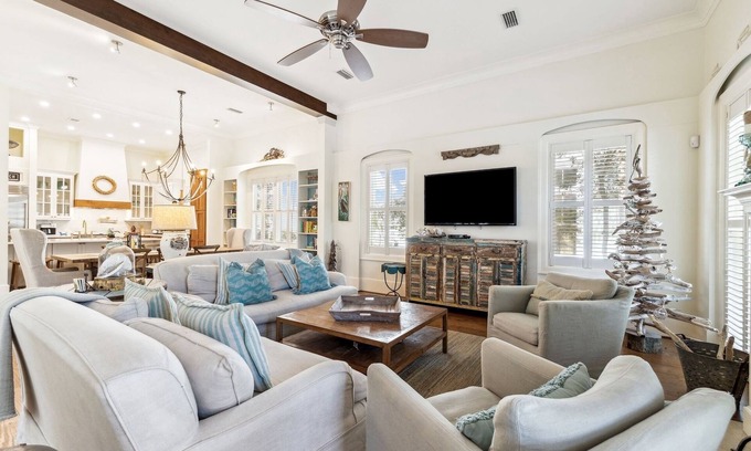 Watercolor House | Book Now for Fall! Carriage House! Wine Cooler! Gourmet Kitchen. Screened Porch! Swing Bed!