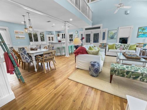 Seaside House | Breakers plus Carriage House home