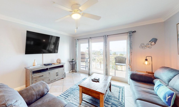 Miramar Beach Condo | Bright & comfortable gulf-side condo overlooking beach w/WiFi, pool, central AC