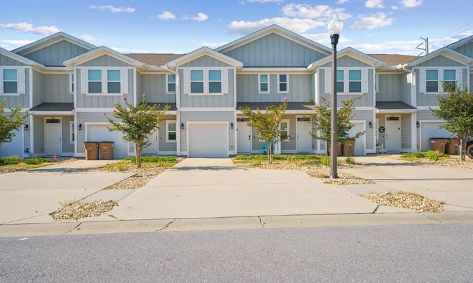 Upper Grand Lagoon House | Bright & Modern Beach Getaway-Pool+Prime Location