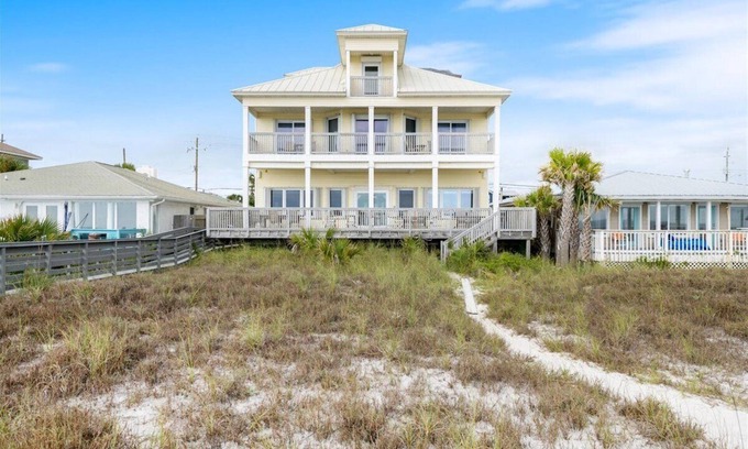 Lullwater Beach On Gulf Of Mexico House | CFLAT - Large, luxurious beachfront home located within walking distance to Pier Park