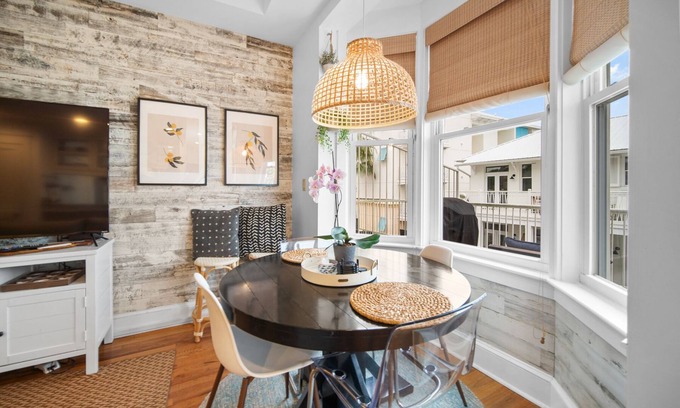 Sunnyside Condo | Charming 3br, 2.5bth Condo in the Heart of Carillon Market Street