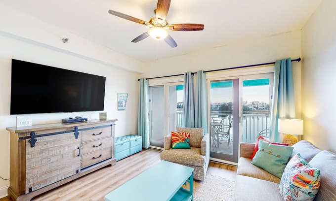 Sunnyside Apartment | Classy condo with lake view, pools, hot tubs & seasonal beach service