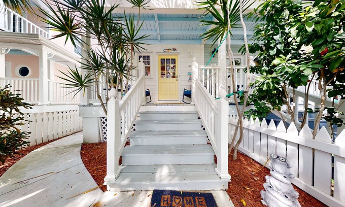 Key West House | Colorful home in private community with resort pool & hot tub, on-site golf