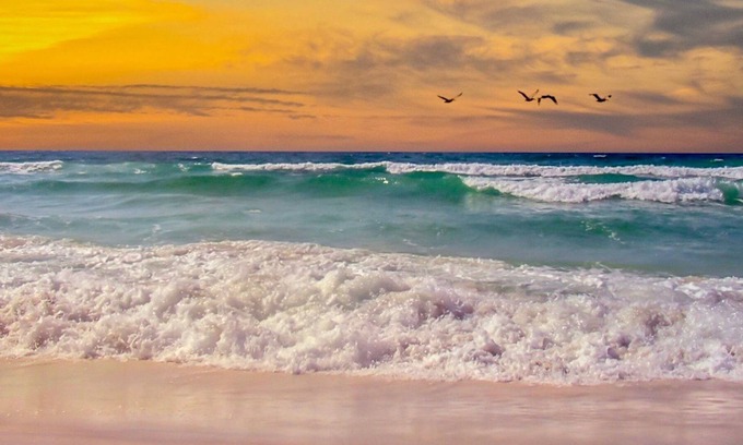Navarre Beach Condo | Come and Enjoy the Beautiful Emerald Waters at Emerald Surf Unit 404