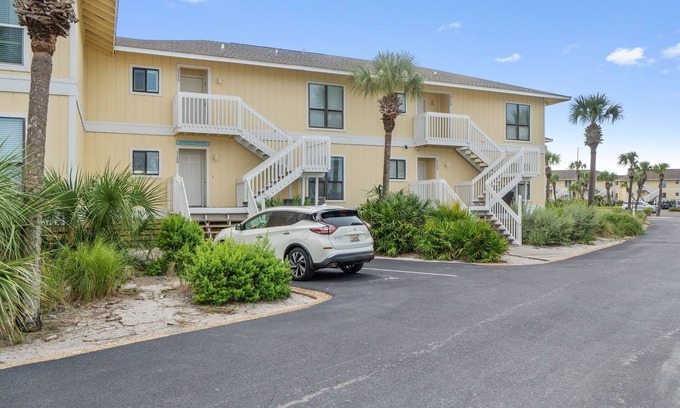 Holiday Isle Condo | Condo 1150 is a 2 Bedroom on the Beachside