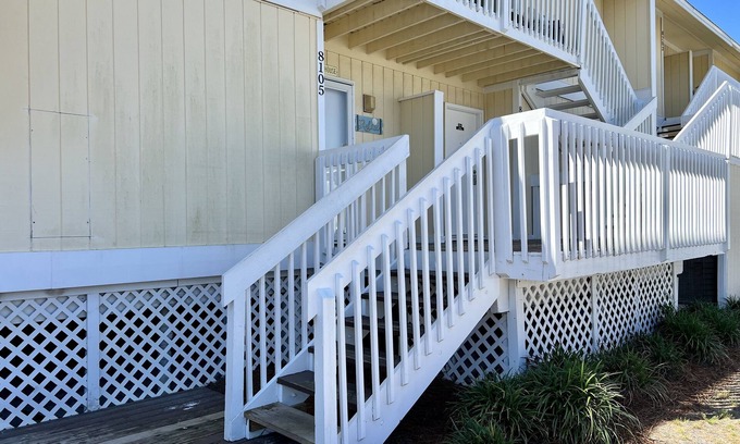 Holiday Isle Condo | Condo #8105 is a beautiful and cozy Studio with Free Beach Service!