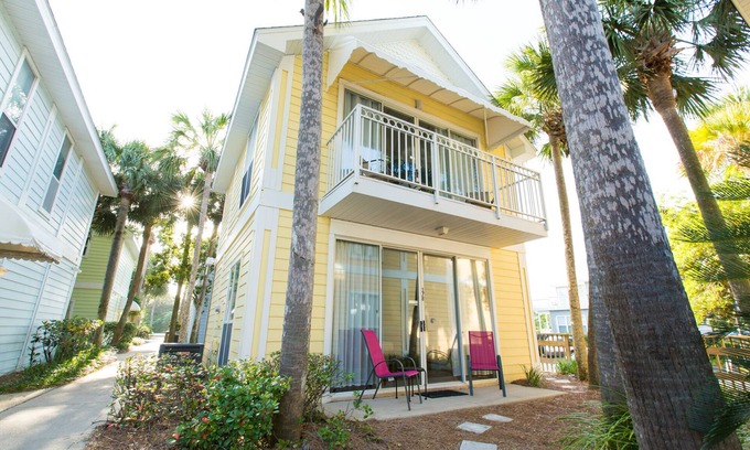 Crystal Beach Apartment | Crystal Beach Cottage, steps to beach & pool. Close to shopping, restaurants!