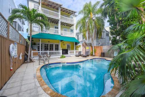 Key West Historic District Hotel | Curry House- 3rd Floor, King Bed, & Balcony Room 8