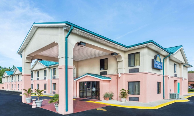 Callaway Hotel | Days Inn by Wyndham Panama City/Callaway