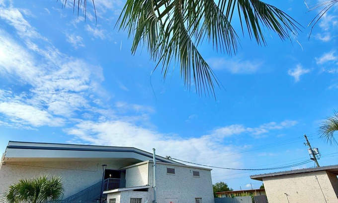 Griffin Heights Hotel | Days Inn by Wyndham Tallahassee University Center