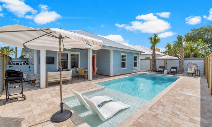 Riviera Beach House | Designer House-Pool-Walk 2 beach