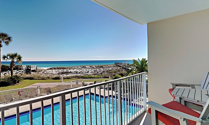 Holiday Isle Condo | Destin on the Gulf #203 | Luxe Condo w/Gulf Views + Resort Amenities