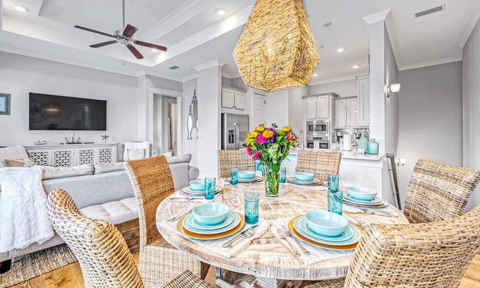 Panama City Beach House | DRIFTING SOUTH- 2 BDRM Townhome With Beach Cruisers & Close To Pool!