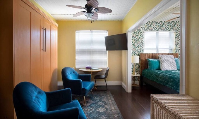 Downtown Condo | Duval Street Suites on Duval Free Parking and heated Pool