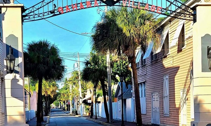 Downtown Apartment | Duval Street Suites with full kitchen heated pool, free parking