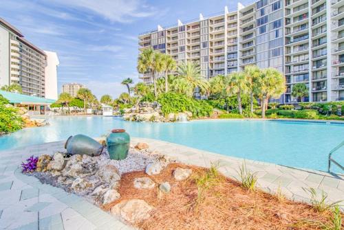 Panama City Beach Apartment | Edgewater Golf Villa #115