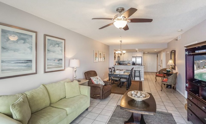 Villa Primera Apartment | EI-0506 Emerald Isle 2B Condo - 5th Floor!