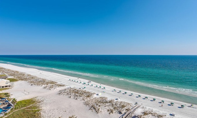 Villa Primera Condo | EI-1208 Emerald Isle 3B Condo 12th Floor